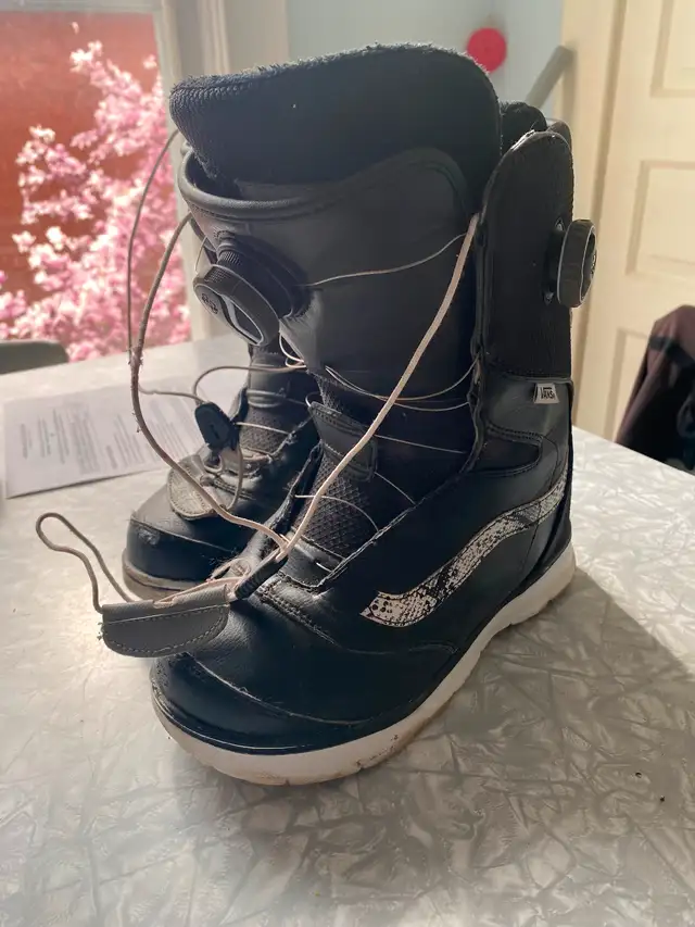 Vans Snowboard boots in Snowboard in Cambridge - Image 3