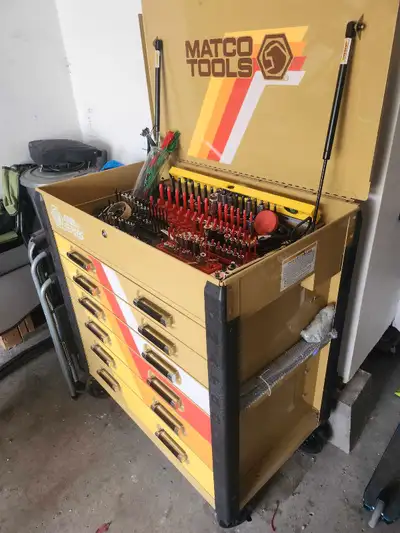 Selling a brand new matco tool cart, been sitting in my garage. Don't need a large tool cart. Asking...