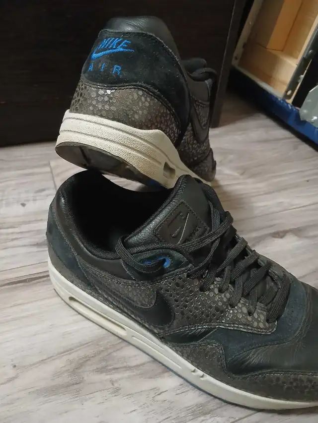 Nike Air Max 1 Deluxe,  size 9 US