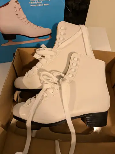 Women's ice skates, View more