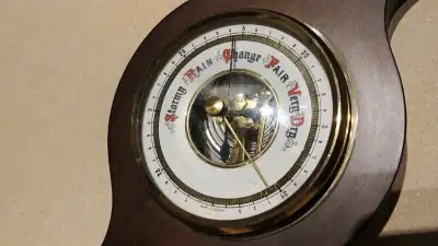 Baromètre Antique Classique en Bois avec Thermomètre et Hygromètre de Haute Qualité – Fabriqué en Al...