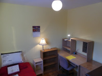 Petite chambre à louer pour étudiant(e)