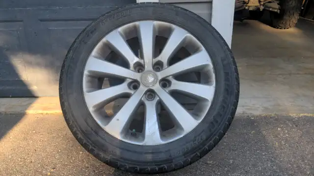2015 Buick Verano OEM Alloy Wheel Set in Tires & Rims in Kawartha Lakes - Image 2