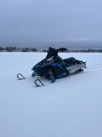 2014 Polaris Assault 600. Very clean sled with 6,000 km. Runs strong and is ready to ride. Has e-sta...