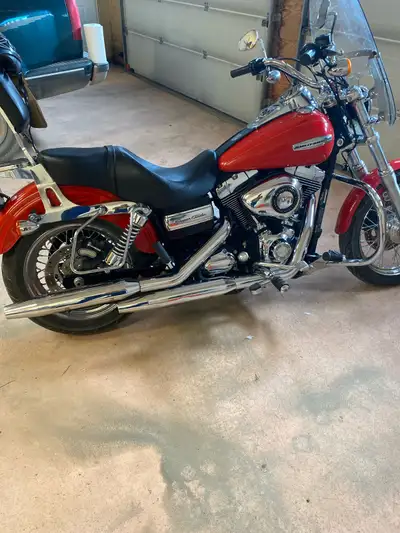 Harley super glide for sale 37kms 2010 excellent condition,great for a novice rider,light and easy t...