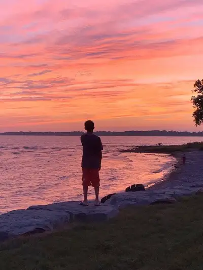 Sherkston Shores- Shipwreck 5- Lakefront lot. Best sunsets in the park. ~ 2 bedrooms (queen in the m...