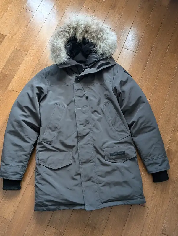 Canada Goose Black Label Langford Parka Graphite Gray XS in Men's in London - Image 2