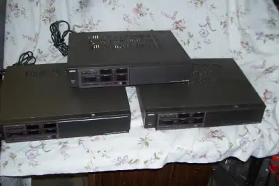(IF STILL POSTED NOT SOLD YET PLEASE READ ENTIRE AD) THESE THREE SATELITE RECEIVERS ARE ALL COMPLETE...
