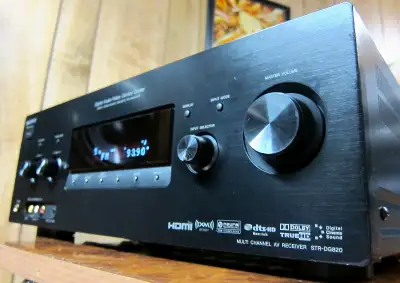 5-STAR REVIEWED MODEL Retail price: CAD $565 with tax, 02/2010 NICE, SUPER CLEAN, DUST-FREE, SMOKE-F...
