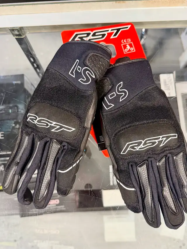 RST S-1 mesh gloves  in Other in Ottawa - Image 2