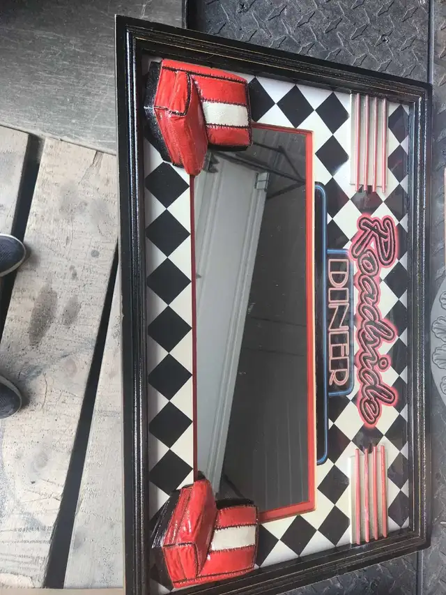 Roadside Diner Mirror 27x18 in Arts & Collectibles in Drummondville - Image 3