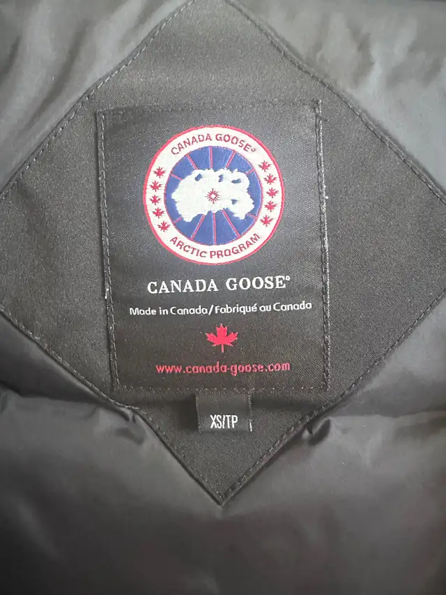 Canada Goose jacket size XS in Women's - Tops & Outerwear in Ottawa - Image 6