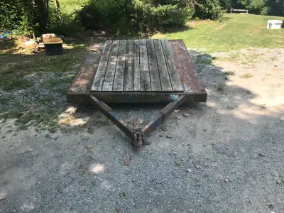 6x6 trailer $400 or best offer as is. 613-484-2400