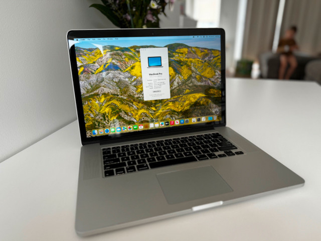 Apple MacBook Pro 15" Retina Quad-Core Intel i7 3.5GHz 2GB Video in Laptops in Victoria