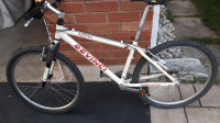 DEVINCI ALL ALUMINUM MOUNTAIN BIKE CANADIAN MADE