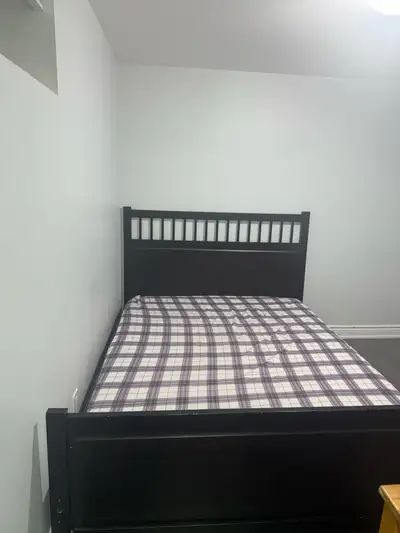 2 single rooms for rent, available from now. Shared kitchen and washrooms with other tenants. Prefer...
