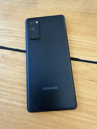 Samsung S20 FE 128GB Unlocked - Excellent Screen - Fully Working, View more