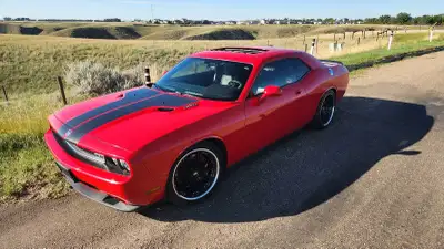 2010 Challenger SRT8-- Manual 6 Speed $34,000 66100km 6.1 Hemi 6 Speed Manual 3M ppf front sides and...