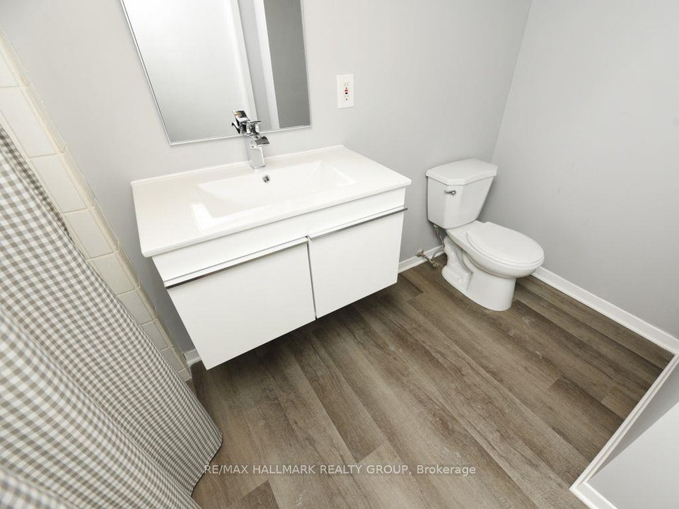 Female‑Only Rooms • uOttawa • $950–$1,250 All‑In 3