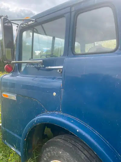 1970s FORD 600 Dump Truck for sale. Has not run for 2 years or more. Worked fine when parked. Asking...