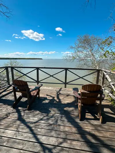 Waterfront, fully furnished, four season, 2-3 bedrooms cottage for sale by owner. It is a 2 stored,...
