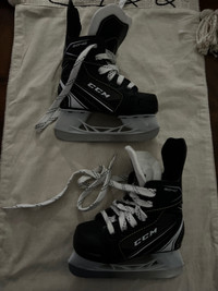 CCM 9040 Ice Skate Size 7Y