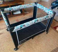 Babytrend berceau pliable portable foldable travel crib