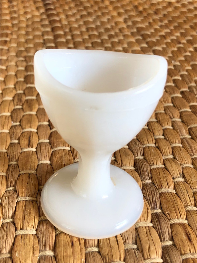 Vintage Milk Glass Eye Wash Cup in Arts & Collectibles in City of Toronto