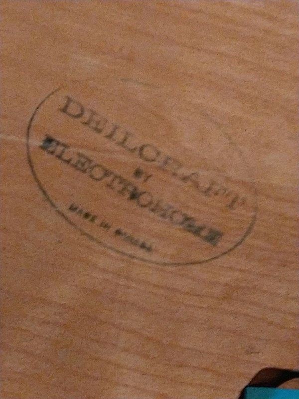 Made in Canada solid wood round coffee table Coffee Tables Winnipeg