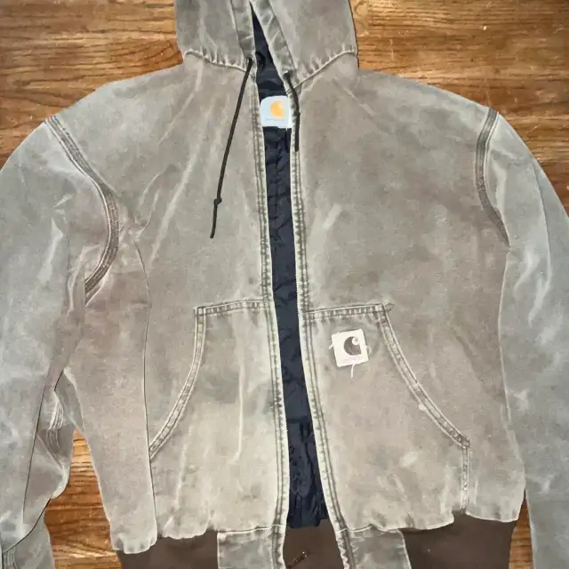 Looking for Carhartt Jackets in Men's in Edmonton - Image 4