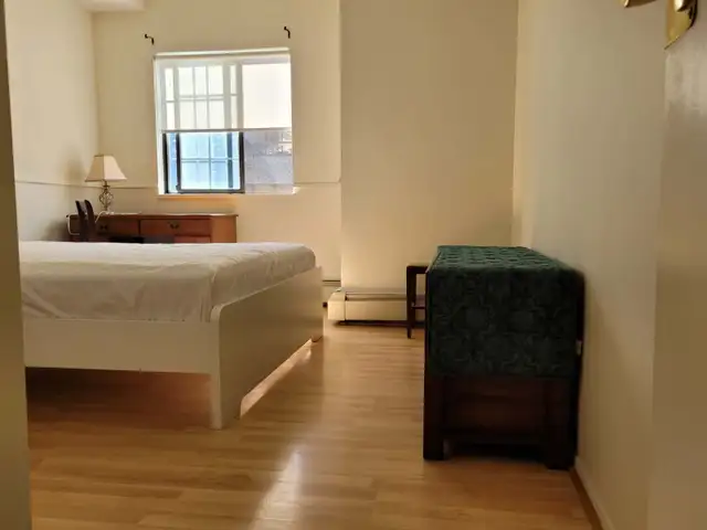 A Suite At Lansdown Center Area Richmond in British Columbia in Canada - Image 4