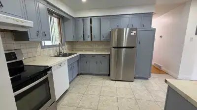***If the ad is up, the unit is available. Serious inquiries only please. Detached UPPER level 3 bed...