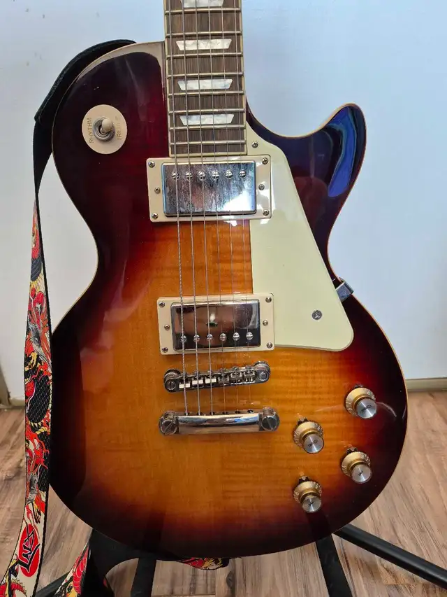 Les Paul Epiphone 60s Standard in Guitars in Ottawa - Image 5