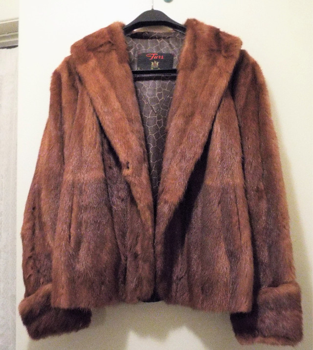 Vintage Real Canadian Mink Fur Coat Womens size Medium in Women's - Tops & Outerwear in Ottawa