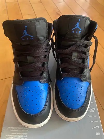 4.5Y Jordan mid, View more
