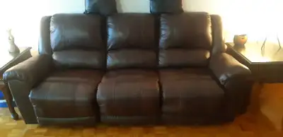 Very well kept leather couch , non smoking ,