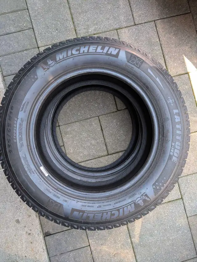 2 Michelin Latitude X-Ice Tires 235/65R18 in Tires & Rims in Markham / York Region - Image 6