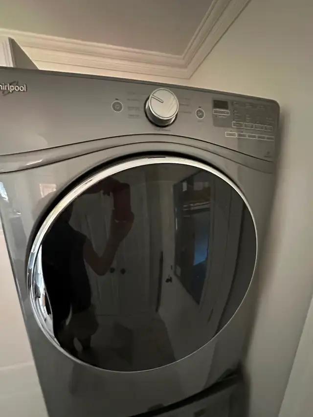 Whirlpool Front-Load Washer + Stackable Dryer Set – Clean in Washers & Dryers in Markham / York Region - Image 4