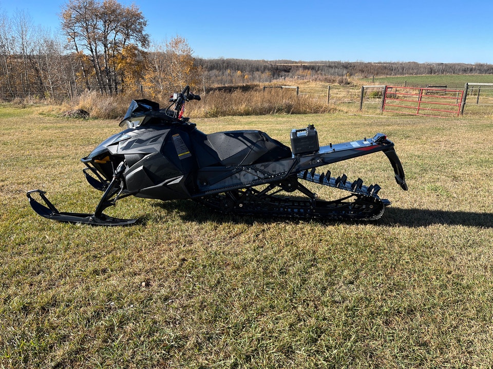 Arctic Cat M8000 Ltd 162 SnowPro | Snowmobiles | Calgary | Free local ...
