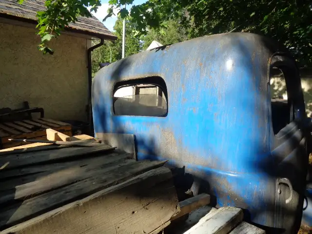 A 1947 Dodge 0ne Ton Flatbed Truck in Classic Cars in Vernon - Image 3