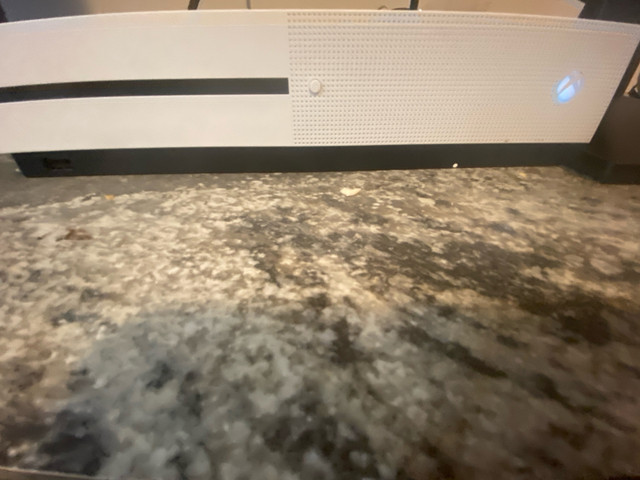 Xbox one s with monitor  in XBOX One in Edmonton - Image 2