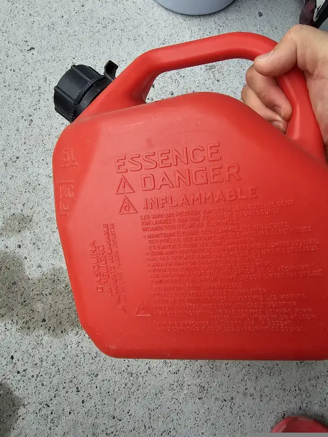 Scepter Gas Can 5 Litre Jerry can NEW in Other in City of Toronto - Image 3