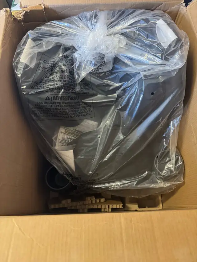 Evenflo Revolve 360 Extended Convertible Car seat  in Strollers, Carriers & Car Seats in Edmonton - Image 7