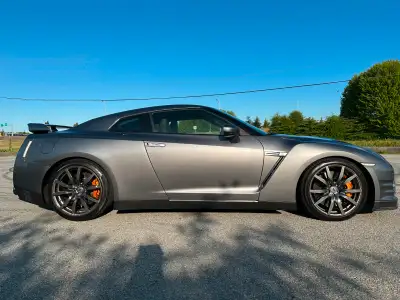 2nd owner of 2014 GT-R Premium in Gunmetal Grey w/ bolt-on mods, remote start, & 2 sets of stock rim...