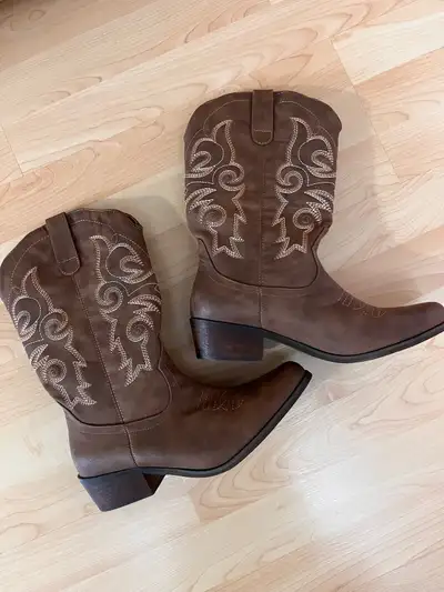 Cowboy Boots Size 40 Western Boots, View more