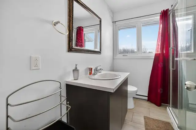 A louer grande maison 6 chambres / 2 salles de bain a Joliette in Long Term Rentals in Lanaudière - Image 3