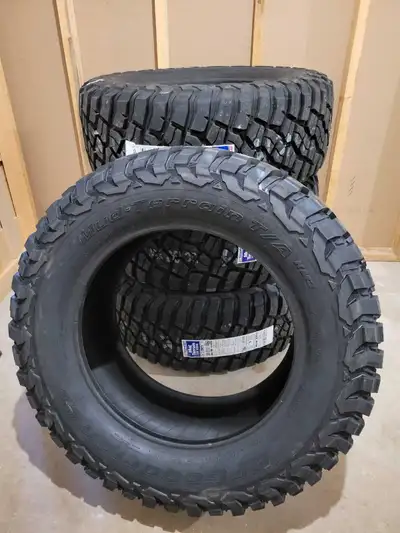 Im selling a brand new set of 37x13.5-20 BF Goodrich Mud Terrain KM3s, never installed on rims, fact...