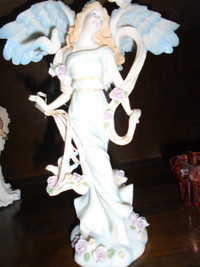 NEW Angel Figurine -10 Inch with Doves $20.