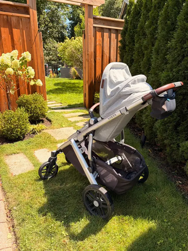 Uppababy Vista V2 Stroller & Bassinet + accessories in Strollers, Carriers & Car Seats in Hamilton - Image 5