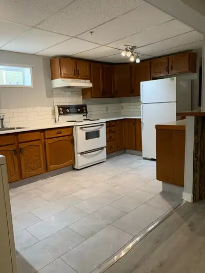 Two bedroom basement suite in a four Plex. Quiet neighbourhood centrally located. All Utilities incl...